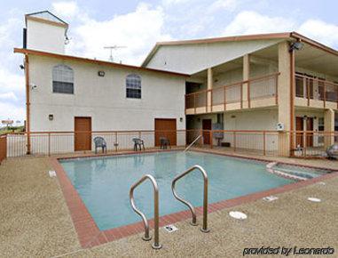 Super 8 By Wyndham Dallas South Facilities photo
